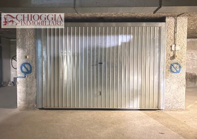 RIF.11 - SOTTOMARINA, GARAGE IN VIALE MEDITERRANEO.