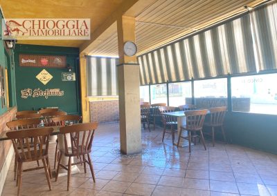 RIF.932 - CIVE' DI COREZZOLA, LOCALE COMMERCIALE A Euro 60.000.