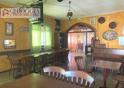 RIF.932 - CIVE' DI COREZZOLA, LOCALE COMMERCIALE A Euro 60.000.