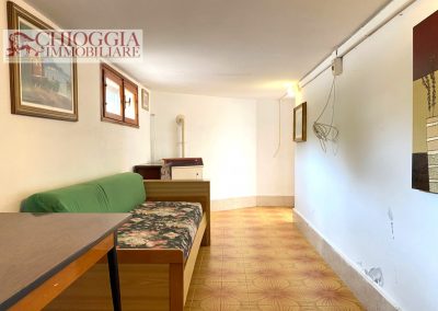 RIF.126 - CASA CON TRE APPARTAMENTI E PISCINA – ISOLA VERDE