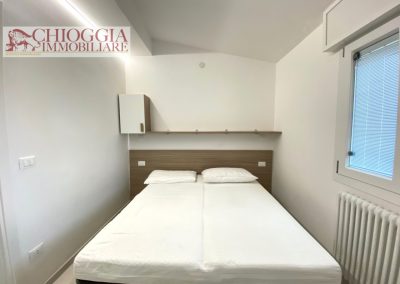 RIF.126 - CASA CON TRE APPARTAMENTI E PISCINA – ISOLA VERDE