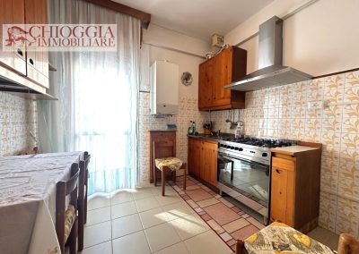 RIF.76 - CHIOGGIA, SALONI - APPARTAMENTO CON GARAGE