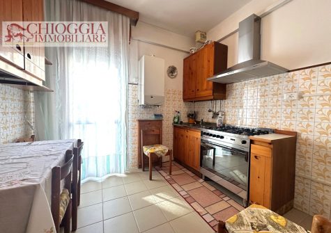 RIF.76 – CHIOGGIA, SALONI – APPARTAMENTO CON GARAGE