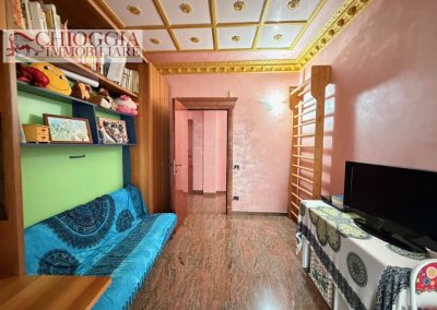 RIF.118- CHIOGGIA, ATTICO CON 300 mq DI TERRAZZO E GARAGE DI 80 mq.