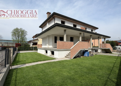 RIF.812 - VALLI DI CHIOGGIA, VILLA AL GREZZO. Euro 165.000.