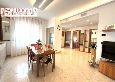 RIF.143 - SOTTOMARINA, APPARTAMENTO INDIPENDENTE CON 2 CAMERE, TERRAZZO E CANTINA