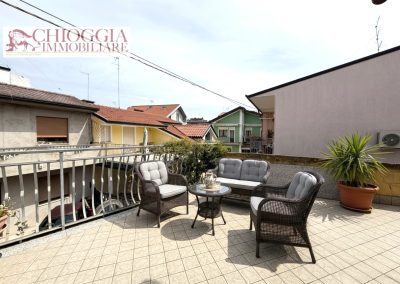 RIF.143 - SOTTOMARINA, APPARTAMENTO INDIPENDENTE CON 2 CAMERE, TERRAZZO E CANTINA