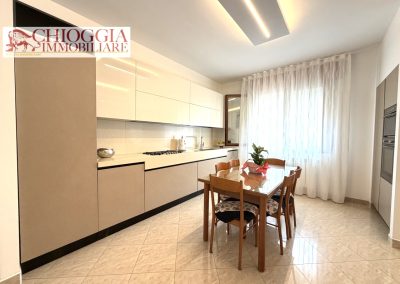 RIF.143 - SOTTOMARINA, APPARTAMENTO INDIPENDENTE CON 2 CAMERE, TERRAZZO E CANTINA