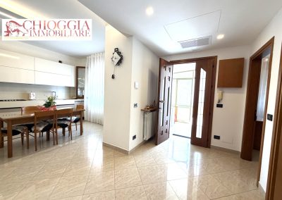 RIF.143 - SOTTOMARINA, APPARTAMENTO INDIPENDENTE CON 2 CAMERE, TERRAZZO E CANTINA