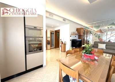 RIF.143 - SOTTOMARINA, APPARTAMENTO INDIPENDENTE CON 2 CAMERE, TERRAZZO E CANTINA