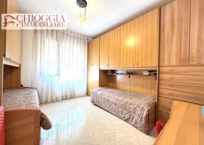 RIF.143 - SOTTOMARINA, APPARTAMENTO INDIPENDENTE CON 2 CAMERE, TERRAZZO E CANTINA