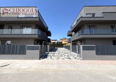 RIF.62B - PRONTA CONSEGNA, VILLA CON GIARDINO.