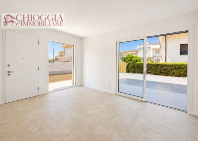 RIF.62B - PRONTA CONSEGNA, VILLA CON GIARDINO.