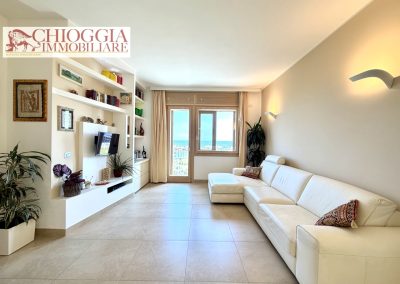 RIF.141 - SOTTOMARINA, 100 mq VISTA MARE.