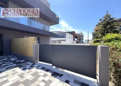 RIF.62B - PRONTA CONSEGNA, VILLA CON GIARDINO.