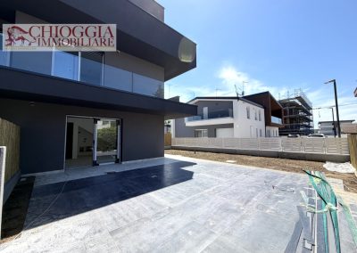 RIF.62B - PRONTA CONSEGNA, VILLA CON GIARDINO.