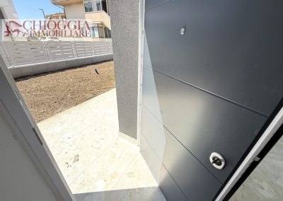 RIF.62B - PRONTA CONSEGNA, VILLA CON GIARDINO.