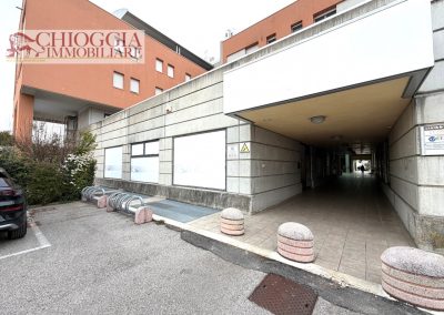 RIF.87 - NEGOZIO LOCATO – OTTIMO INVESTIMENTO A REDDITO.