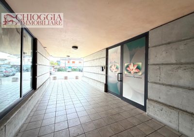 RIF.87 - NEGOZIO LOCATO – OTTIMO INVESTIMENTO A REDDITO.