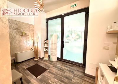RIF.87 - NEGOZIO LOCATO – OTTIMO INVESTIMENTO A REDDITO.