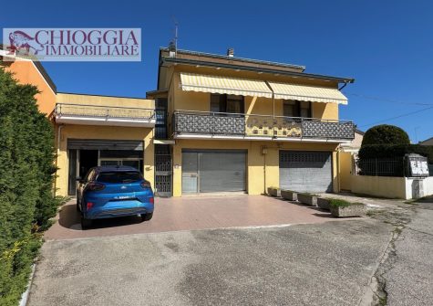 RIF.109 – ABITAZIONE INDIPENDENTE. POSSIBILITA’ DI DUE UNITA’.