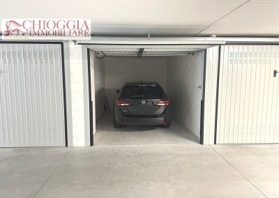 RIF.121 - SOTTOMARINA, GARAGE IN PALAZZINA DI NUOVA COSTRUZIONE
