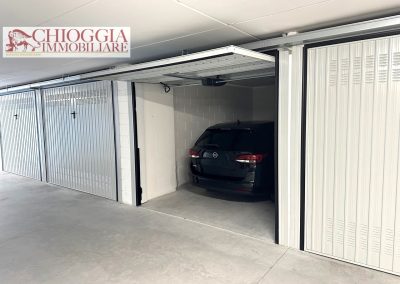 RIF.121 - SOTTOMARINA, GARAGE IN PALAZZINA DI NUOVA COSTRUZIONE