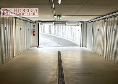 RIF.121 - SOTTOMARINA, GARAGE IN PALAZZINA DI NUOVA COSTRUZIONE