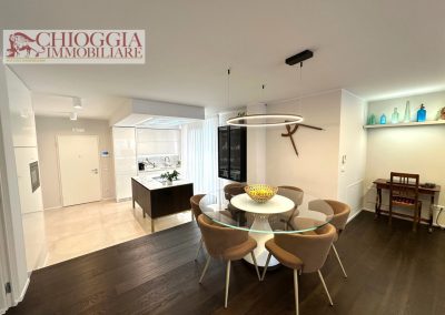 RIF.9 - "CA' DELLA MORA", SPLENDIDO APPARTAMENTO IN CENTRO CON GARAGE.