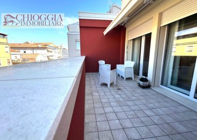 RIF.9 - "CA' DELLA MORA", SPLENDIDO APPARTAMENTO IN CENTRO CON GARAGE.