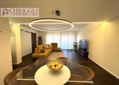 RIF.9 - "CA' DELLA MORA", SPLENDIDO APPARTAMENTO IN CENTRO CON GARAGE.