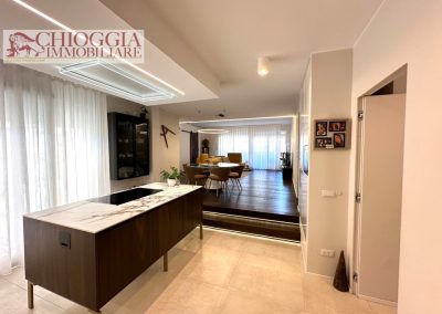 RIF.9 - "CA' DELLA MORA", SPLENDIDO APPARTAMENTO IN CENTRO CON GARAGE.