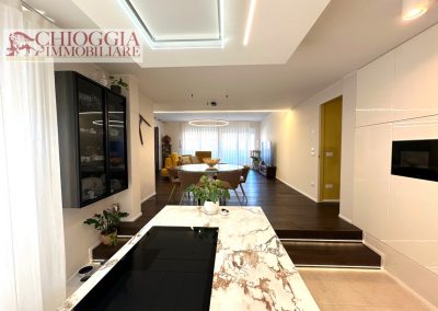 RIF.9 - "CA' DELLA MORA", SPLENDIDO APPARTAMENTO IN CENTRO CON GARAGE.