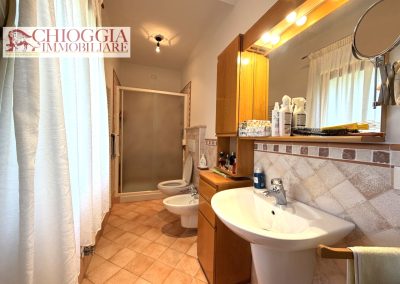 RIF.94 - CASA SINGOLA CON GIARDINO. Euro 260.000.