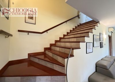 RIF.94 - CASA SINGOLA CON GIARDINO. Euro 260.000.