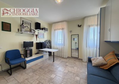 RIF.94 - CASA SINGOLA CON GIARDINO. Euro 260.000.