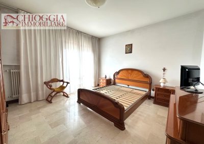 RIF.65 – SOTTOMARINA, APPARTAMENTO CON TRE CAMERE.