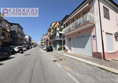 RIF.849 - SOTTOMARINA CENTRO, 130 mq CON INGRESSO INDIPENDENTE.