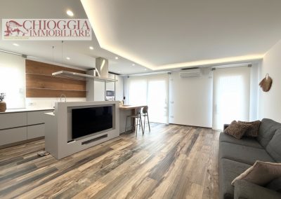 RIF.92 - SOTTOMARINA, 95 mq RISTRUTTURATO. Euro 295.000.