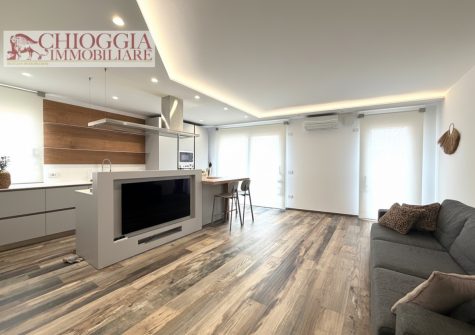 RIF.92 – SOTTOMARINA, 95 mq RISTRUTTURATO. Euro 295.000.
