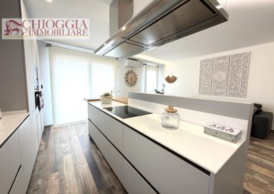 RIF.92 - SOTTOMARINA, 95 mq RISTRUTTURATO. Euro 295.000.