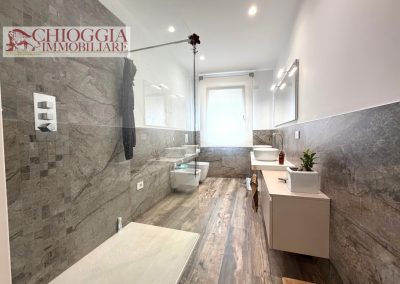 RIF.92 - SOTTOMARINA, 95 mq RISTRUTTURATO. Euro 295.000.