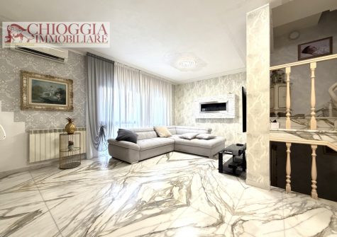 RIF.95 – SOTTOMARINA, VILLA A SCHIERA DI TESTA.