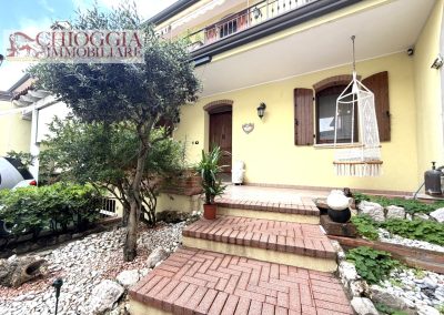 RIF.155 - SOTTOMARINA, CASA SINGOLA. Euro 318.000.