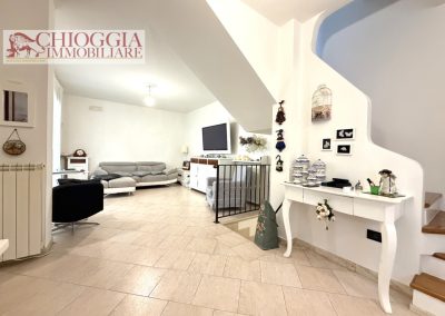 RIF.155 - SOTTOMARINA, CASA SINGOLA. Euro 318.000.