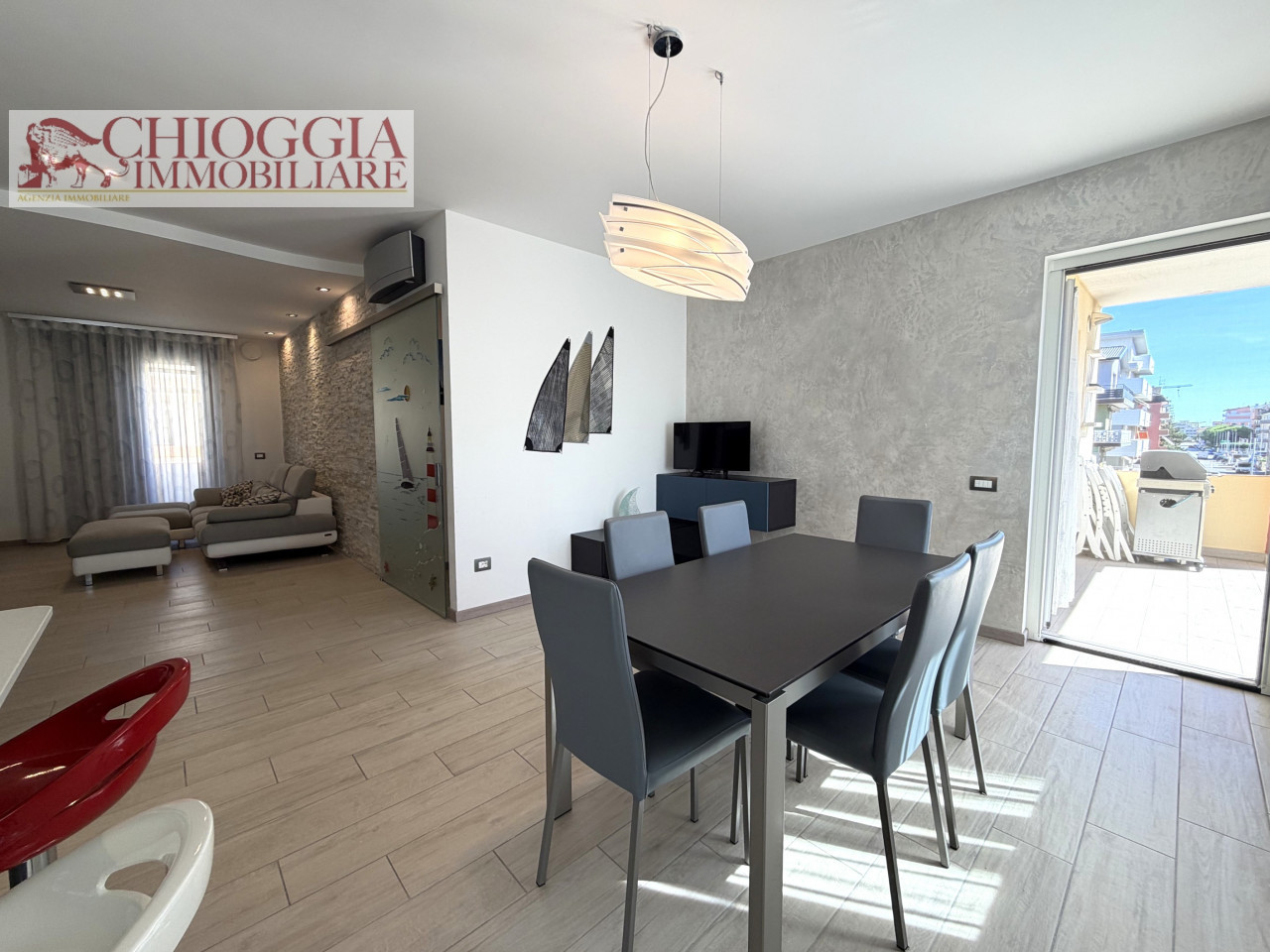 RIF.164-SOTTOMARINA, APPARTAMENTO RISTRUTTURATO DI 90m. CON TERRAZZO E GARAGE