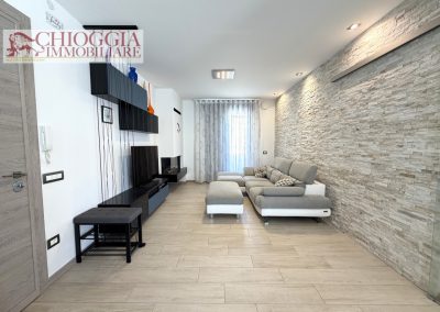 RIF.164-SOTTOMARINA, APPARTAMENTO RISTRUTTURATO DI 90m. CON TERRAZZO E GARAGE