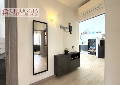 RIF.164-SOTTOMARINA, APPARTAMENTO RISTRUTTURATO DI 90m. CON TERRAZZO E GARAGE
