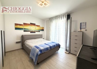 RIF.164-SOTTOMARINA, APPARTAMENTO RISTRUTTURATO DI 90m. CON TERRAZZO E GARAGE