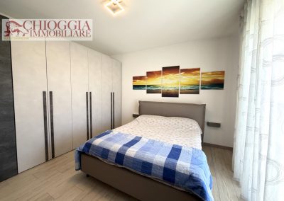 RIF.164-SOTTOMARINA, APPARTAMENTO RISTRUTTURATO DI 90m. CON TERRAZZO E GARAGE
